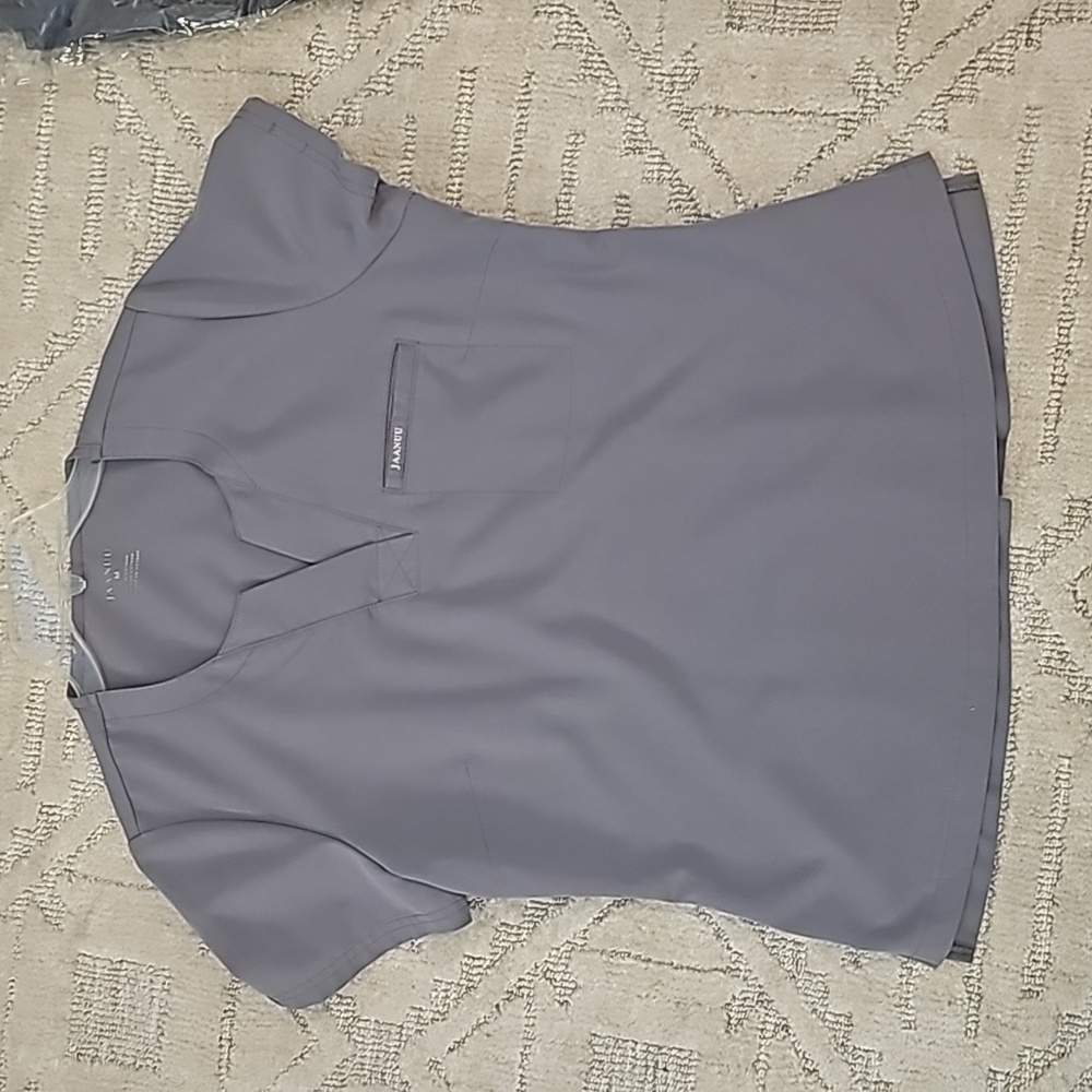 Jaanuu scrub top